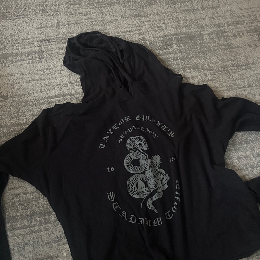 RARE Taylor Swift Reputation Tour Black Graphic Long Sleeve T-Shirt Hoodie -